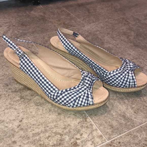 Lands' End Shoes - Adorable wedges 💕